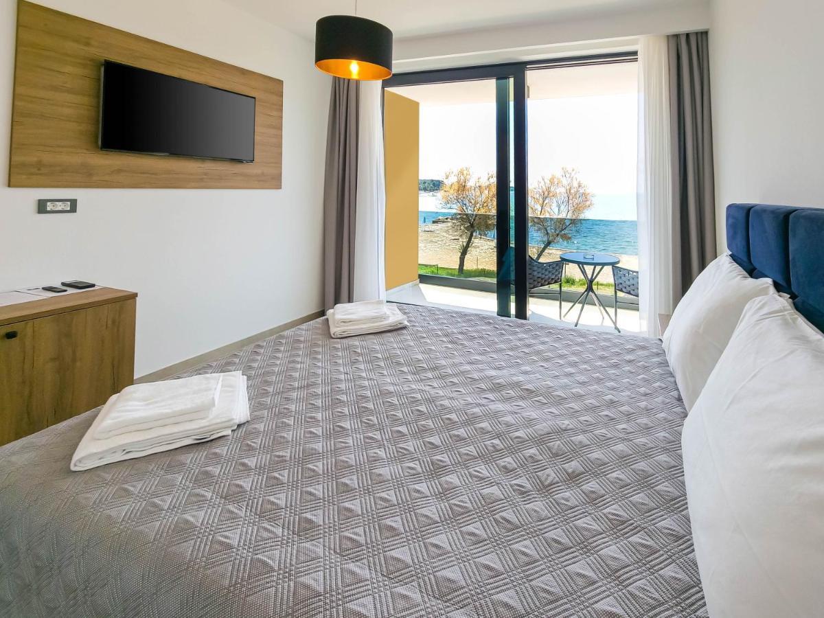 Maresole Beachfront Residence Poreč Exterior foto
