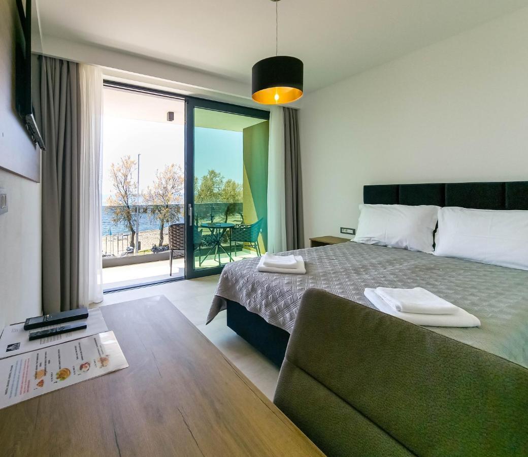 Maresole Beachfront Residence Poreč Exterior foto